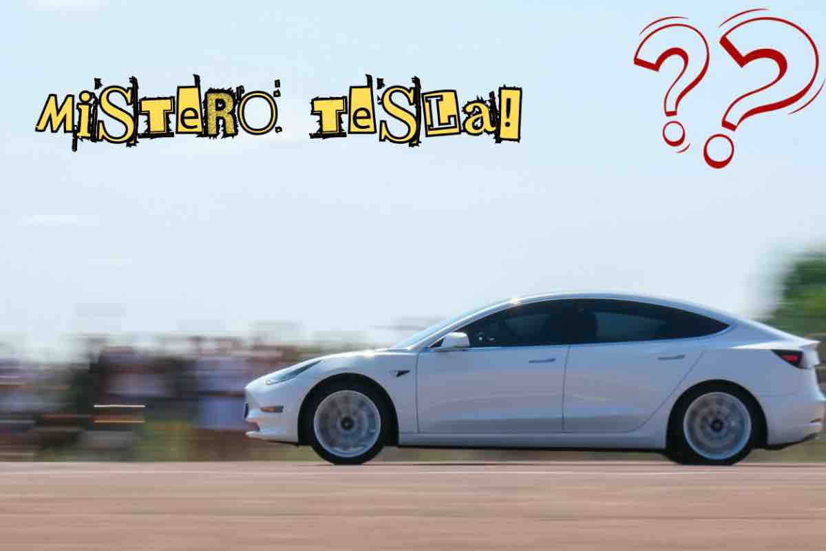 Tesla automobile segreta