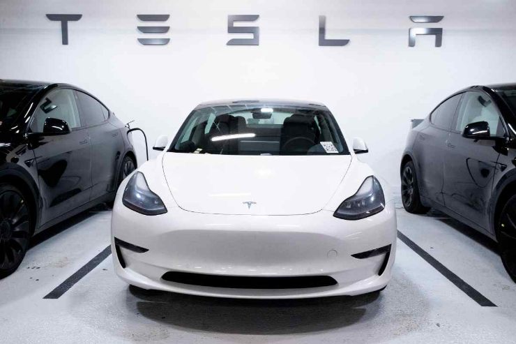 Tesla Model 3 auto molto venduta