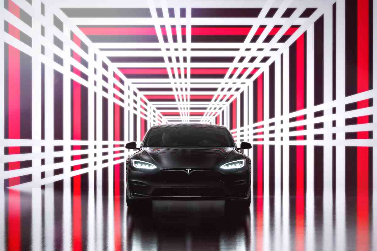 Tesla leader elettrico