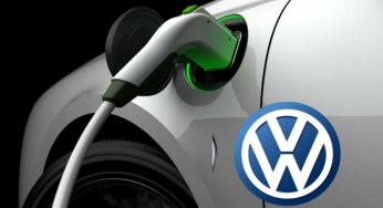 Superata Volkswagen: arriva con due modelli low cost, è il nuovo fenomeno elettrico