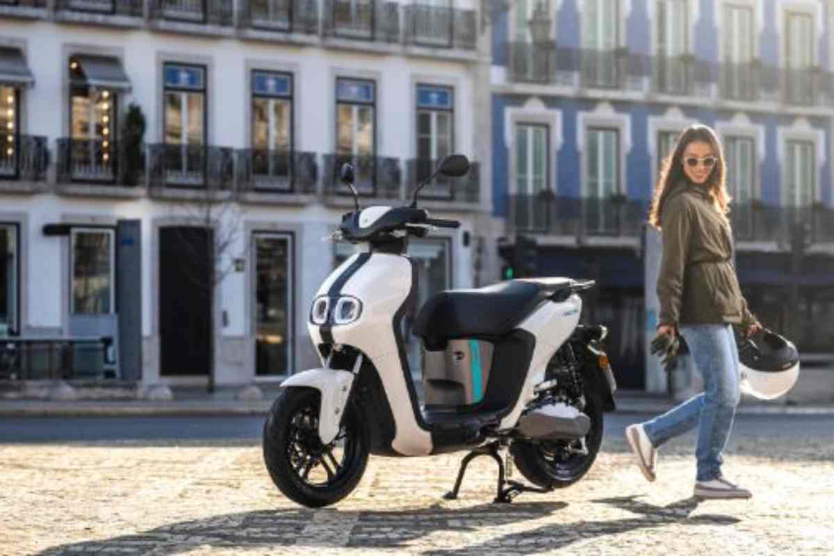 Yamaha Neo's scooter elettrico costo caratteristiche