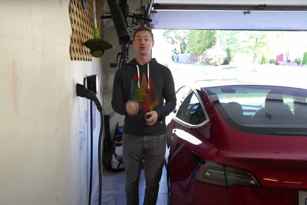 Andy Slye autonomia batteria Tesla