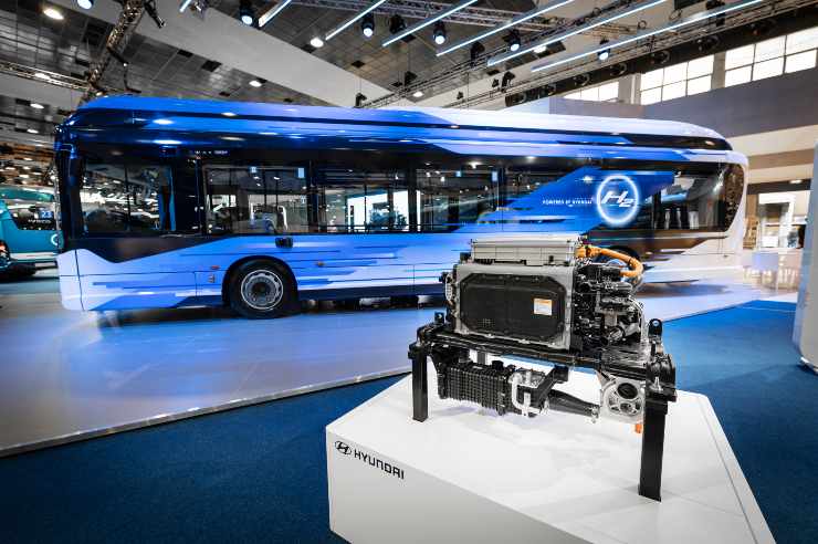 Iveco E-WAY H2, il bus a idrogeno con Hyundai