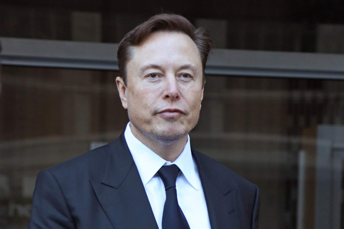Elon Musk immagini folli
