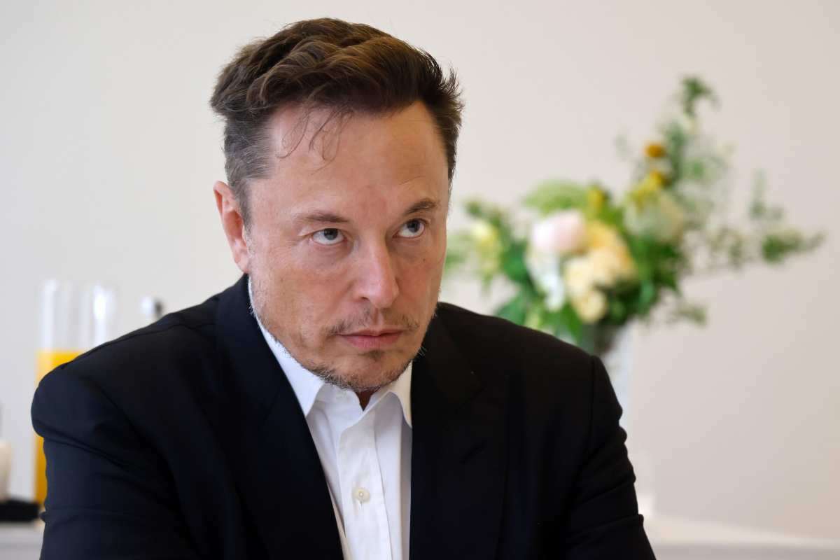 Elon Musk ora trema