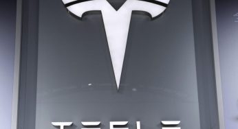 Ricarichi in garage me senza la spina: la nuova idea di Tesla
