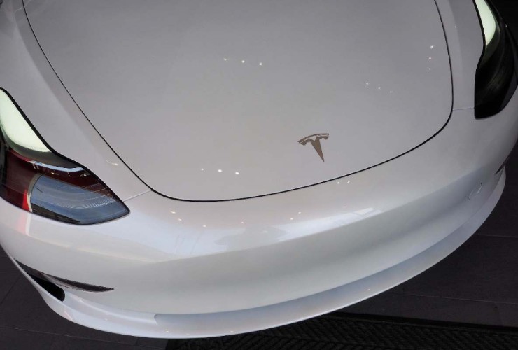 Tesla novità elettrica