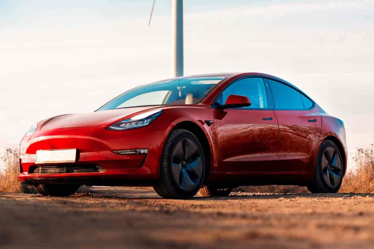 Tesla 3: prima di acquistarla pensiamoci bene