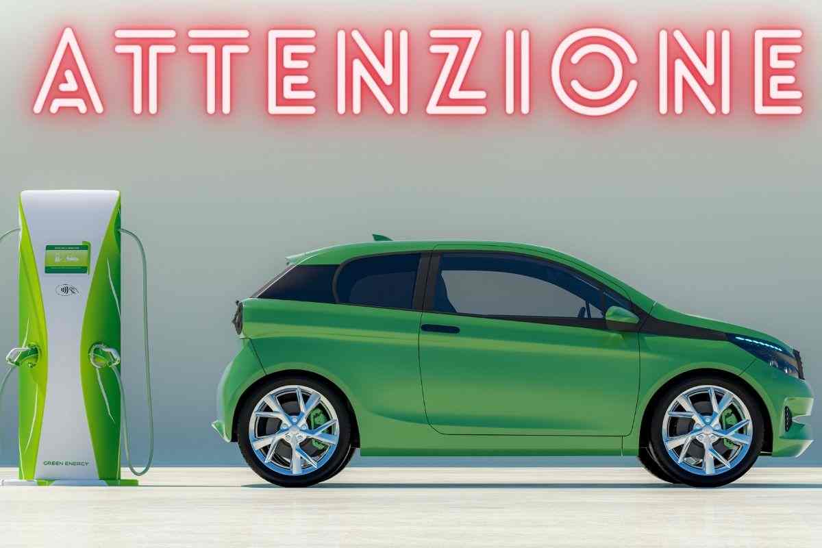 Auto elettrica voltaggio velocità ricarica