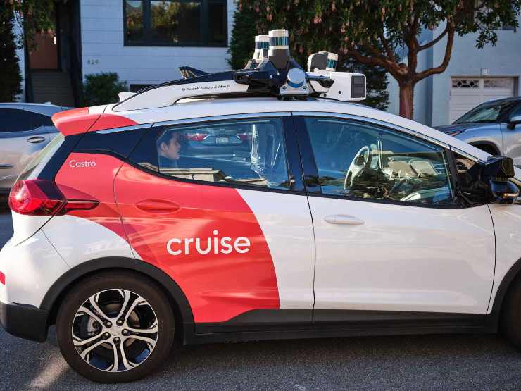 Auto americana elettrica guida autonoma Cruise