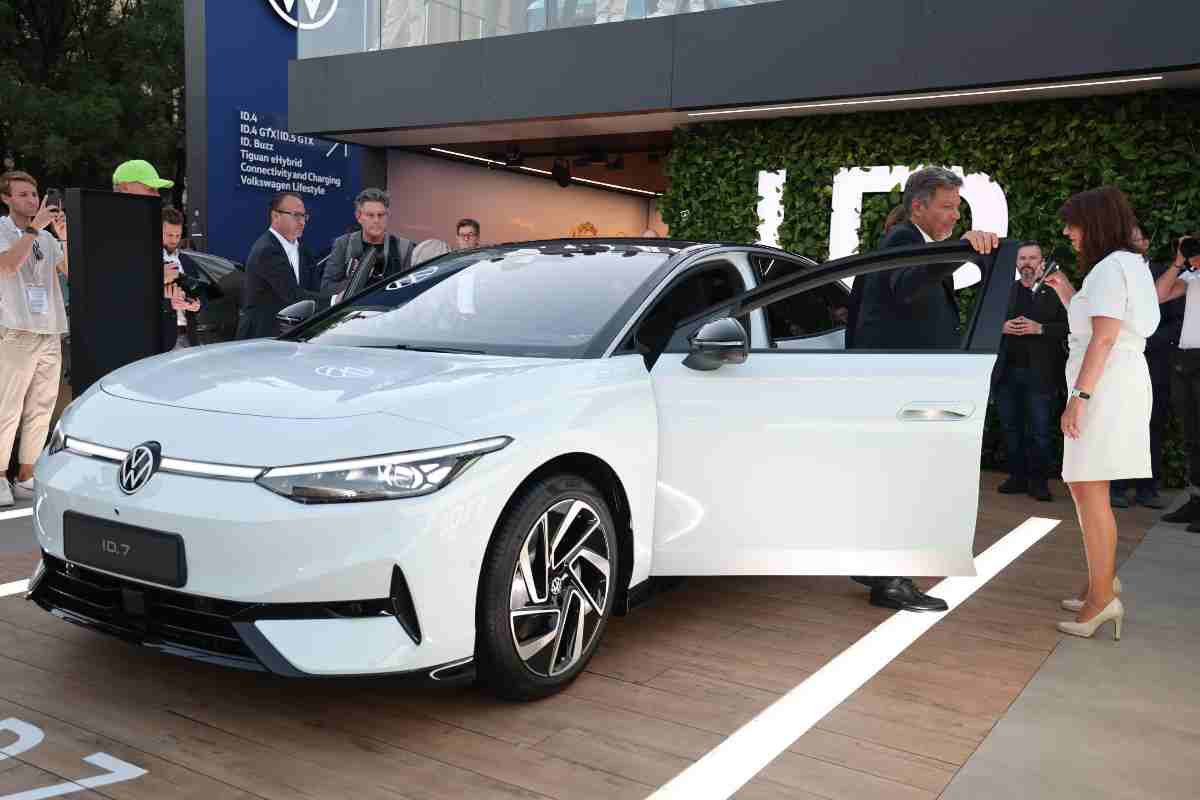 Volkswagen e Renault auto elettrica low cost