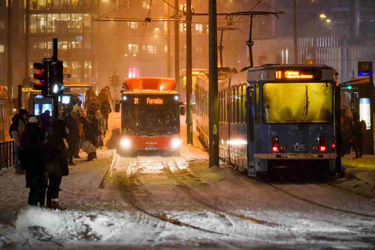 Bufala sull'elettrico: la verità sugli autobus di Oslo congelati