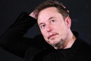 Elon Musk non ci sta